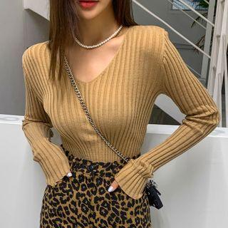 V-neck Colored Slim Knit Top