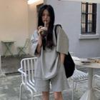 Elbow-sleeve Crew Neck T-shirt / Sweatshorts