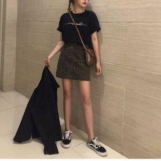 Set: Short-sleeve T-shirt + Leopard Print Skirt
