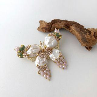 Butterfly Faux Pearl Brooch / Pendent Silver Rhinestone - White - One Size