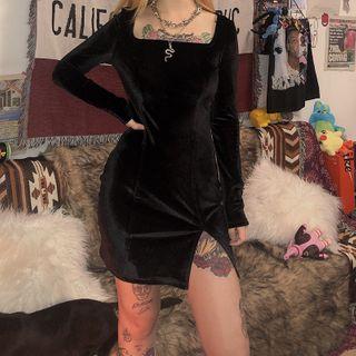 Square-neck Long-sleeve Velvet Bodycon Dress
