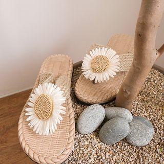 Flower Rattan Flip-flops