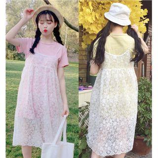 Set: Plain Short-sleeve T-shirt + Sleeveless Lace Dress