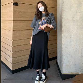 Elbow-sleeve Bear Print T-shirt / Ruffle Hem Midi Pencil Skirt / Set