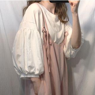 Elbow-sleeve T-shirt / Strappy Jumper Pants