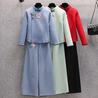 Traditional Chinese Long-sleeve Floral Top / Wide-leg Capri Pants