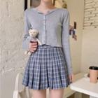 Cropped Cardigan / Pleated Plaid A-line Skirt