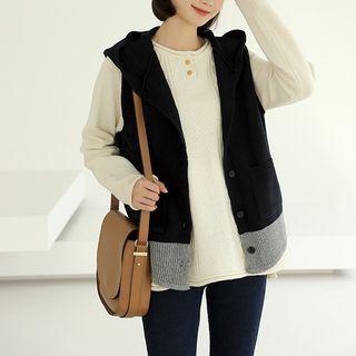 Hooded Buttoned Woolen Vest