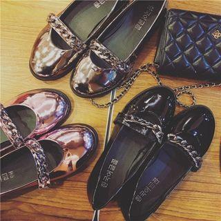 Chained Flats