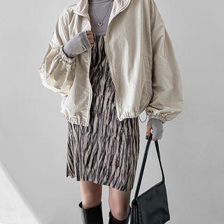 Drawstring-side Windbreaker