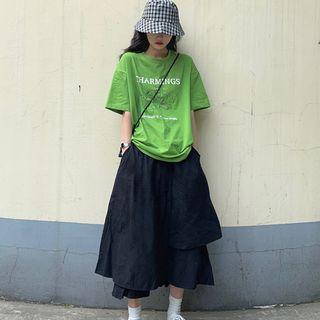 Elbow-sleeve Printed T-shirt / Asymmetric A-line Midi Skirt