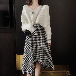 Cropped Cardigan / Houndstooth Midi A-line Skirt