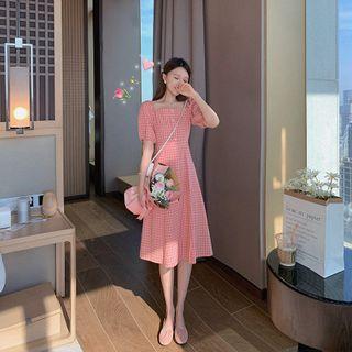 Plaid Short-sleeve A-line Dress / Short-sleeve Top