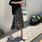 Loose-fit Print Short-sleeve Top / Medium Long Sequined Skirt