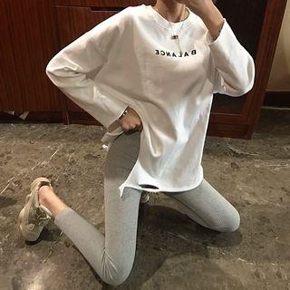 Long-sleeve Lettering Ripped T-shirt / Plain Leggings