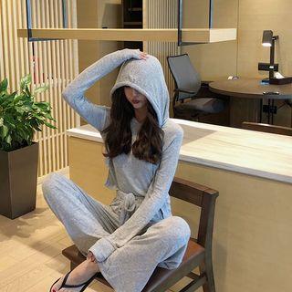 Set: Plain Long-sleeve Cropped Top + Loose-fit Pants