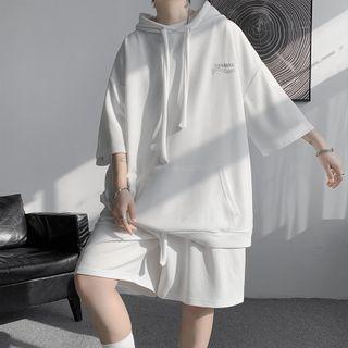 Short-sleeve Lettering Hooded T-shirt / Shorts