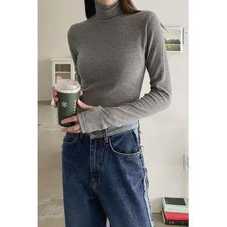 Turtle-neck Thumbhole Crop Top