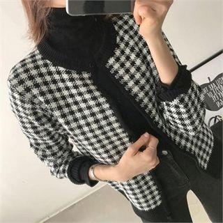 Round-neck Buttoned Check Cardigan
