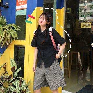 Plain Elbow-sleeve Shirt / Plaid Shorts