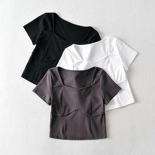 Sort-sleeve Square-neck T-shirt