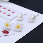Set: Faux Pearl / Daisy Earring Set - White - One Size