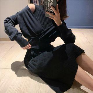 Plain V-neck Long-sleeve Knit Top / Plain Long-sleeve Knit Dress