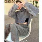 Turtle-neck Cropped Knit Sweater / Wide-leg Pants