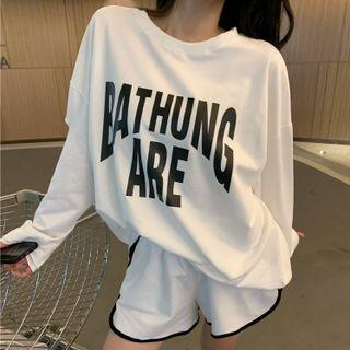 Long-sleeve Lettering T-shirt / Contrast Trim Shorts