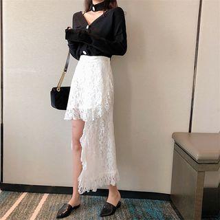 V-neck Buttoned Top / Asymmetric Hem Lace Skirt