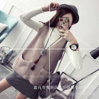 Pocketed V-neck Chunky Knit Vest