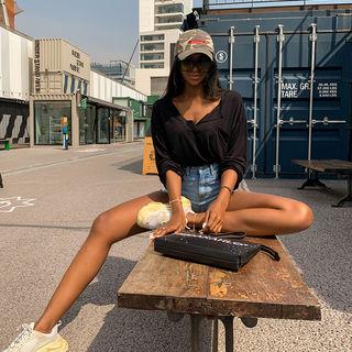 Open-placket Slit-side T-shirt