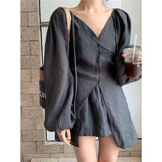 Puff-sleeve V-neck Blouse / Wide Leg Shorts