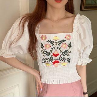 Puff-sleeve Flower Embroidered Crop Top