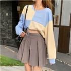 Two-tone Cropped Sweatshirt / Mini Pleated Skirt