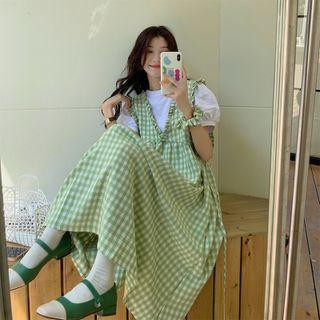 Puff-sleeve T-shirt / Gingham Midi Overall Dress