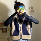 Mock-turtleneck Long-sleeve T-shirt / V-neck Argyle Print Cropped Knit Vest