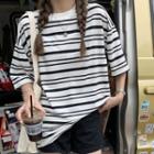 Short-sleeve Round Neck Stripe Loose Fit T-shirt