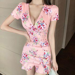 Short-sleeve V-neck Floral Ruffled Dress