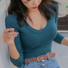 Scoop Neck Long-sleeve T-shirt