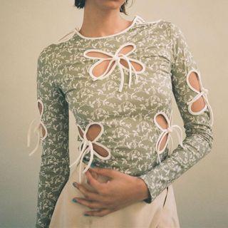 Long-sleeve Floral Print Butterfly Cutout Top