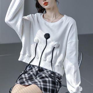 Flower Accent Cropped Sweatshirt