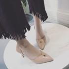 Patent Pointy-toe Low-heel Pumps