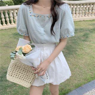 Short Sleeve Floral Embroidered Blouse