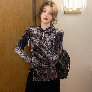 Frog-button Velvet Top