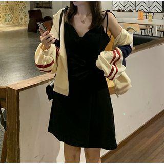 Plain V-neck Strap Dress / Color-block Hooded Jacket