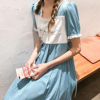 Lace-trim Short-sleeve Pleated Dress