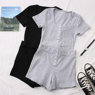Set: U-neck Crop T-shirt + High-waist Hot Shorts