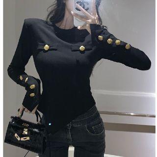 Buttoned Asymmetrical Slim T-shirt