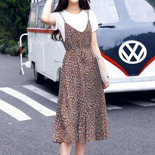Set: Plain Short Sleeve T-shirt + Floral Print Spaghetti Strap Midi Dress
